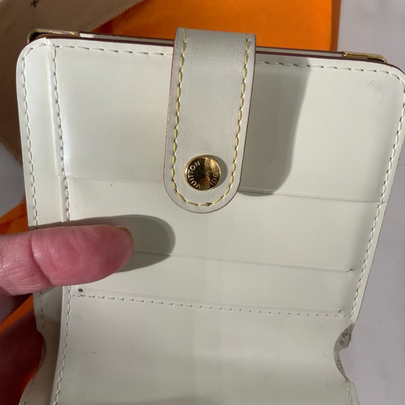 Louis Vuitton Wallet - Picture 8 of 11